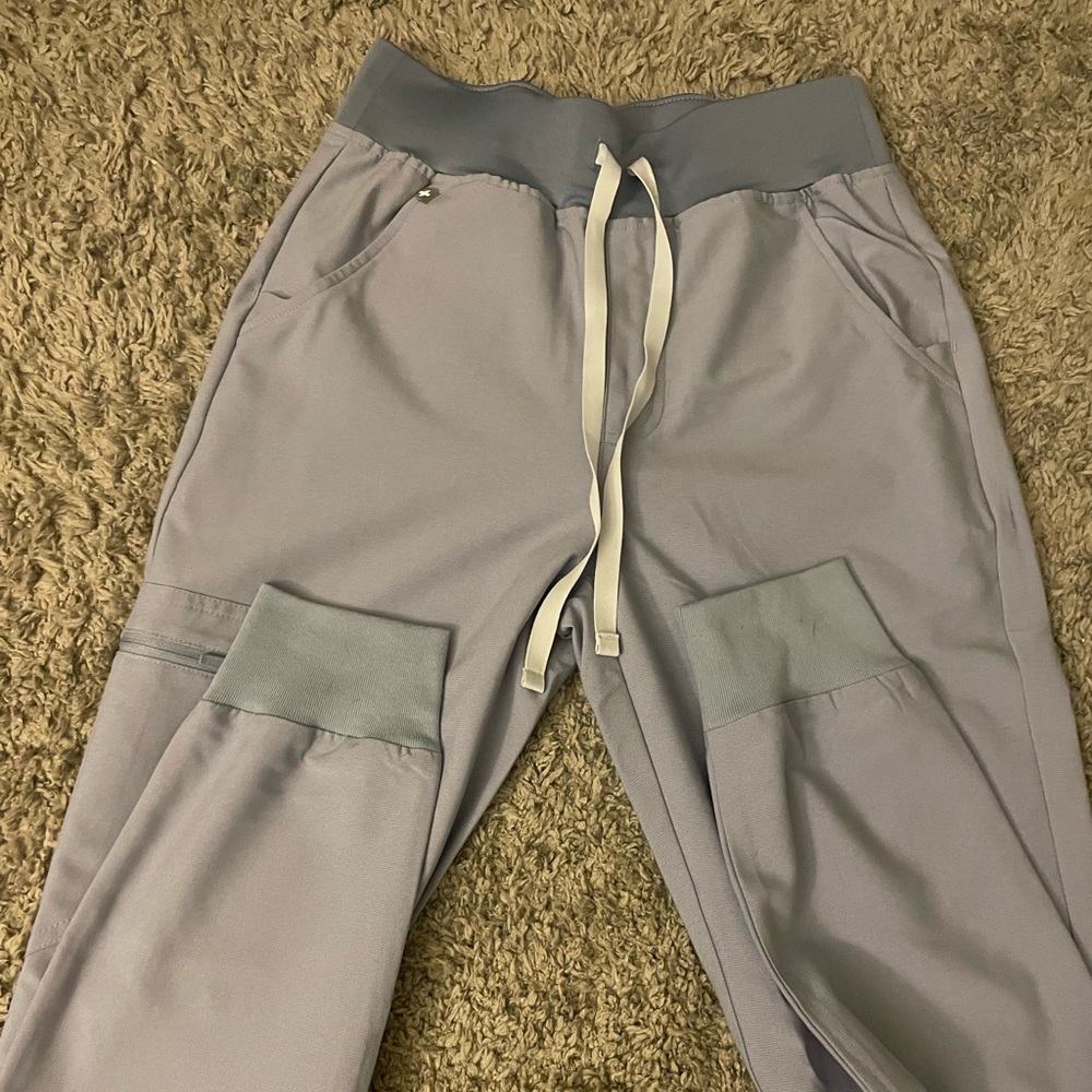 Figs High Waisted Zamora scrub pants
